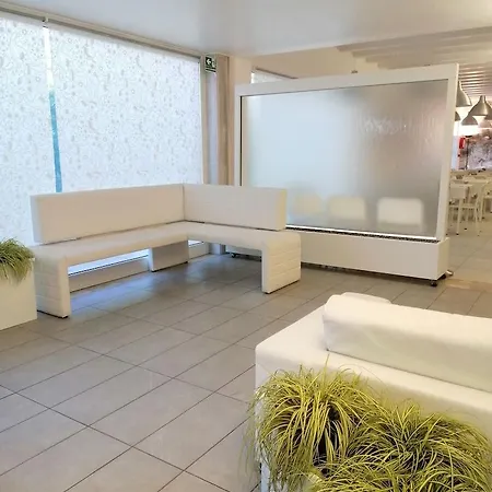 Ahr Alighieri 3* ストラ