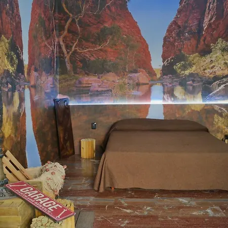 מלון Ahr Alighieri סטרה